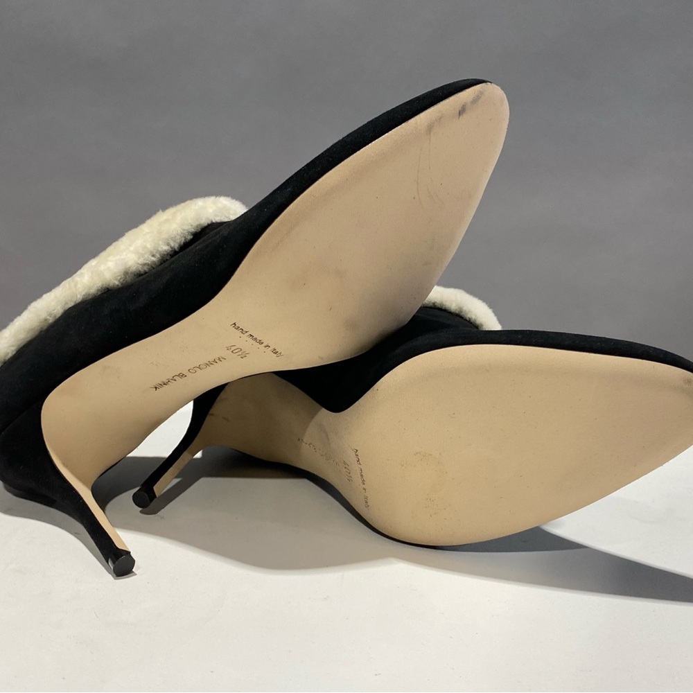 Manolo Blahnik Escaria 90 Suede Boot - Picture 3 of 4